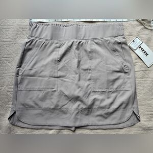 Active Skirt with Shorts And Pockets Size Medium